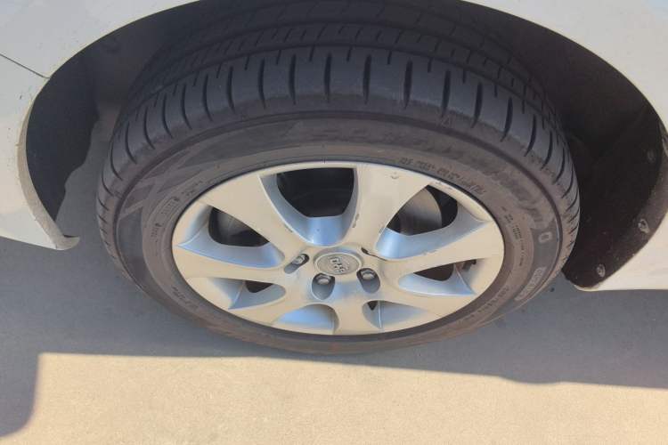 Used BYD e5 2016 300 Luxury Edition