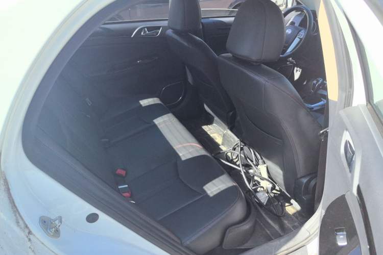 Used BYD e5 2016 300 Luxury Edition