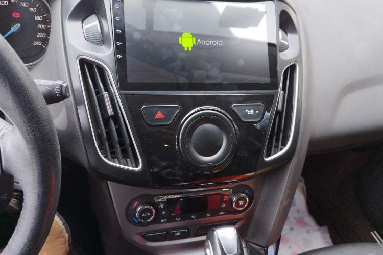 Used Ford Focus 2012 Hatchback 1.6L Automatic Fashion Edition
