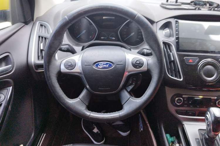 Used Ford Focus 2012 Hatchback 1.6L Automatic Fashion Edition
