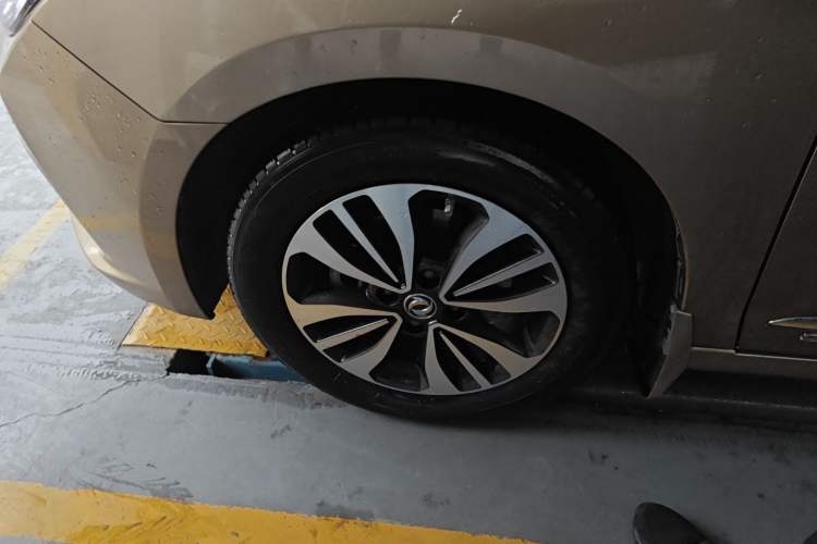 Used Dongfeng Aeolus A60 2016 1.6L Automatic Luxury Model Left Front Wheel Hub