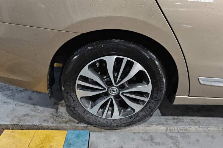 Used Dongfeng Aeolus A60 2016 1.6L Automatic Luxury Model Right Rear Wheel Hub