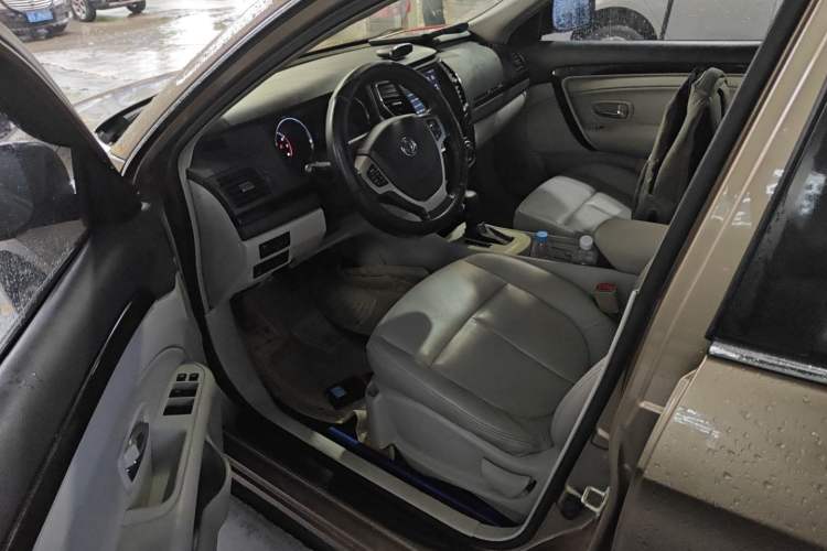 Used Dongfeng Aeolus A60 2016 1.6L Automatic Luxury Model Driver Seat