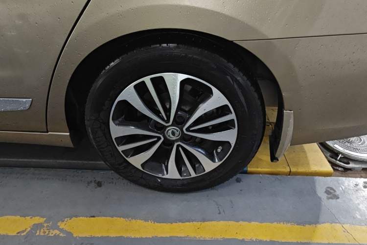 Used Dongfeng Aeolus A60 2016 1.6L Automatic Luxury Model Left Rear Wheel Hub