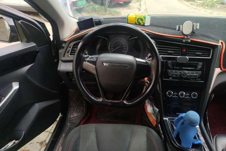 Used Venucia D60 2019 1.6L Entry Manual Fashion Edition