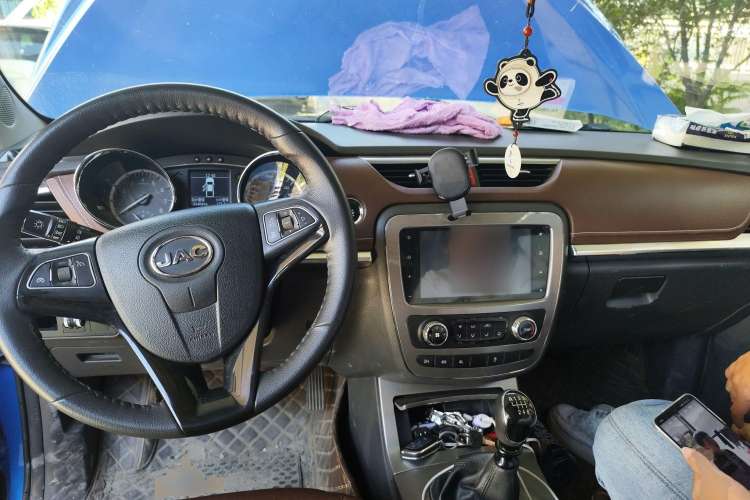 Used JAC  2019 2.0T Gasoline 4x4 Prestige Version Standard Double Cabin HFC4GA3-4D
