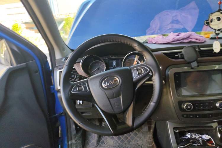 Used JAC  2019 2.0T Gasoline 4x4 Prestige Version Standard Double Cabin HFC4GA3-4D
