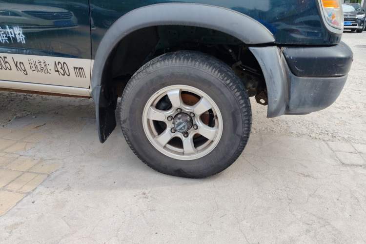 Used Dongfeng Ruichi 2013 3.2T Xingye Edition Diesel 4x4 Standard Version CYQD80-E4
