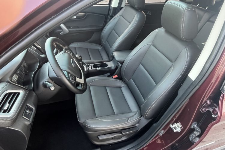 Used SWM X7 2016 1.8L Manual Luxury Edition 7 Seats
