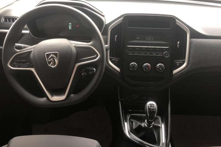 Used Baojun 530 2021 Global Car Anniversary Edition 1.5T Manual Comfort Model 5 Seats
