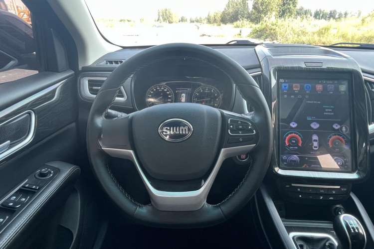 Used SWM X7 2016 1.8L Manual Luxury Edition 7 Seats
