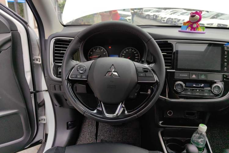 Used Mitsubishi Outlander 2018 2.0L Two-Wheel Drive Glory Edition 5 Seats