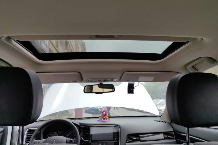 Used Mitsubishi Outlander 2018 2.0L Two-Wheel Drive Glory Edition 5 Seats