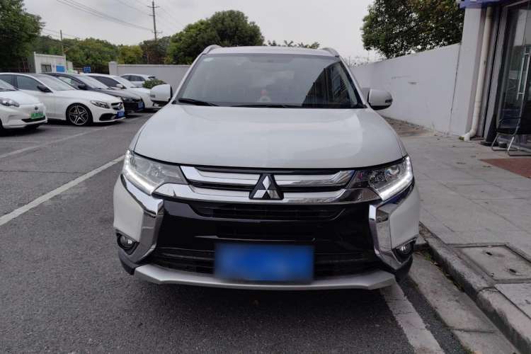 Used Mitsubishi Outlander 2018 2.0L Two-Wheel Drive Glory Edition 5 Seats