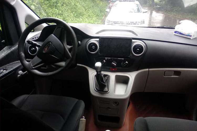 Used JAC M3 2018 1.6L Express Edition 7-Seater Center Console