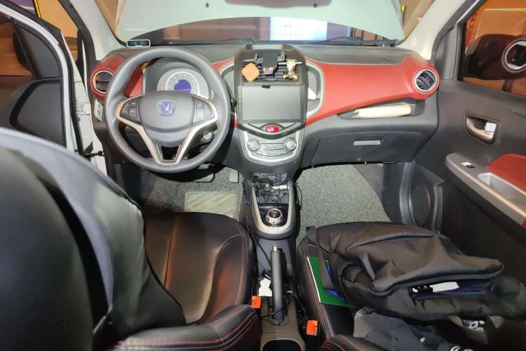 Used Changan Benni EV 2017 Pure Electric 180 km Fashion Model
