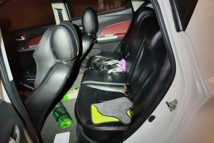 Used Changan Benni EV 2017 Pure Electric 180 km Fashion Model
