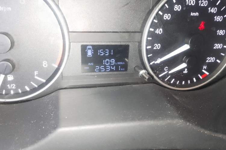 Used JAC M3 2019 PLUS Maker Edition 1.8L Luxury Model Odometer Close Up