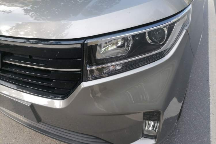 Used Wuling Hongguang PLUS 2019 1.5T Manual Luxury 7-Seater
