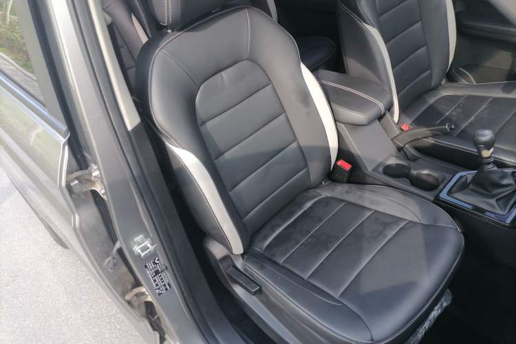Used Wuling Hongguang PLUS 2019 1.5T Manual Luxury 7-Seater
