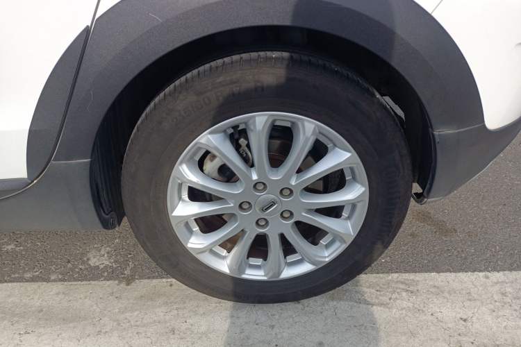 Used Qoros 3 2016 Urban SUV 1.6T Automatic Zhiyue Model