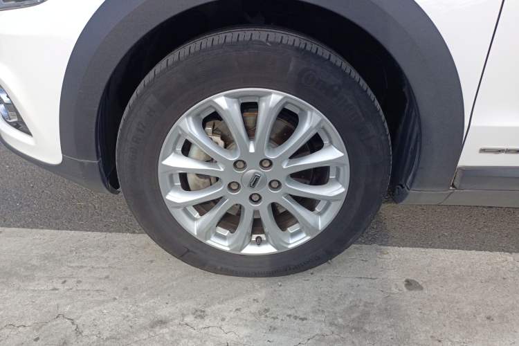 Used Qoros 3 2016 Urban SUV 1.6T Automatic Zhiyue Model