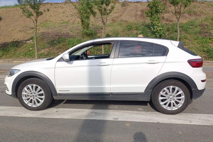 Used Qoros 3 2016 Urban SUV 1.6T Automatic Zhiyue Model