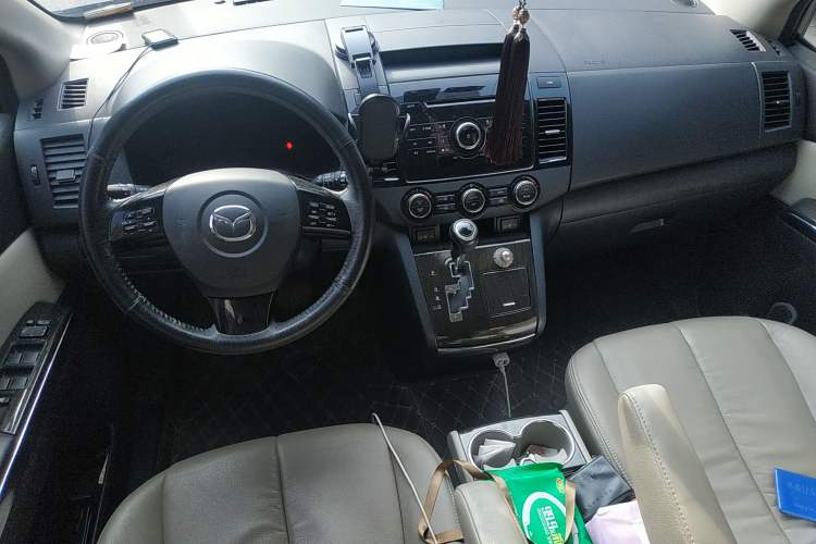 Used Mazda 8 2015 2.5L Ultimate Edition Center Console