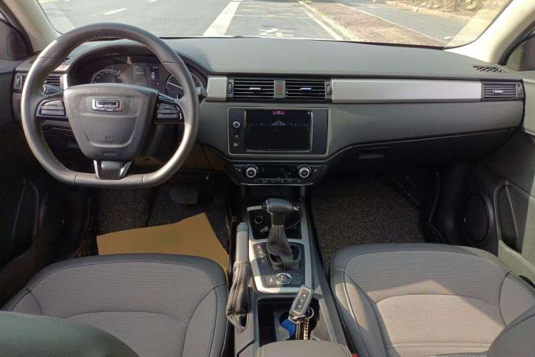 Used Qoros 3 2016 Urban SUV 1.6T Automatic Zhiyue Model