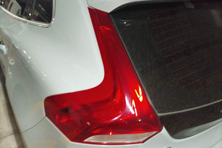 Used Volvo V40 2017 T3 Zhiya Edition
