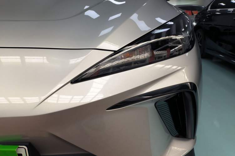 Used MG 4 EV 2023 415 km Range Sea-Faring Champion Edition
