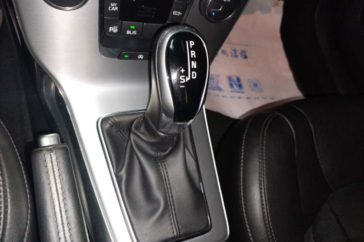 Used Volvo V40 2017 T3 Zhiya Edition
