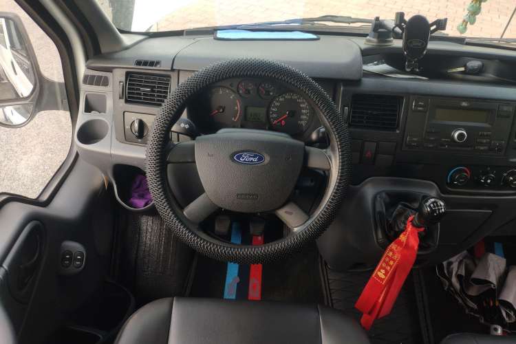 Used Ford Transit Custom 2016 2.2T Short-Wheelbase 6-Seater Mid-Roof Multi-Purpose Vehicle