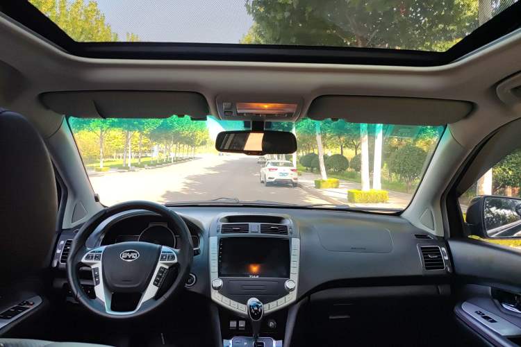 Used BYD S6 2014 2.4L Automatic Prestige 5-Seater
