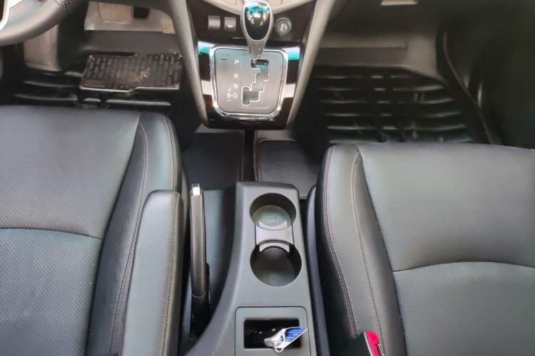 Used BYD S6 2014 2.4L Automatic Prestige 5-Seater
