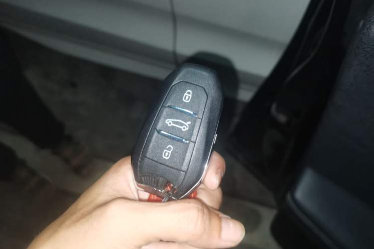 Used DS 5 2015 1.8T Luxury Edition THP200