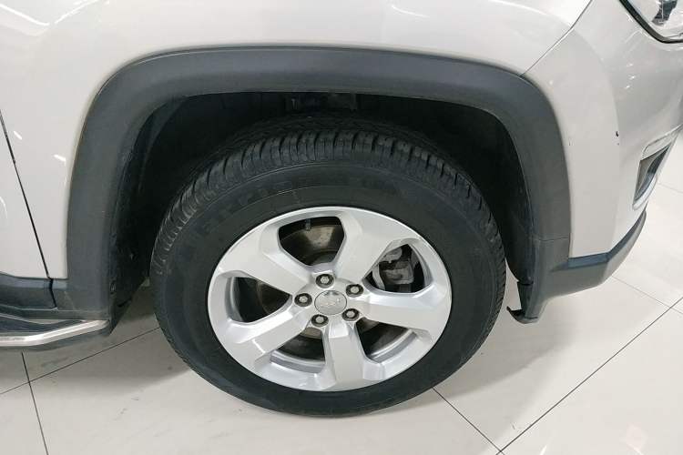 Used Jeep Compass 2017 200T Automatic Family Edition
