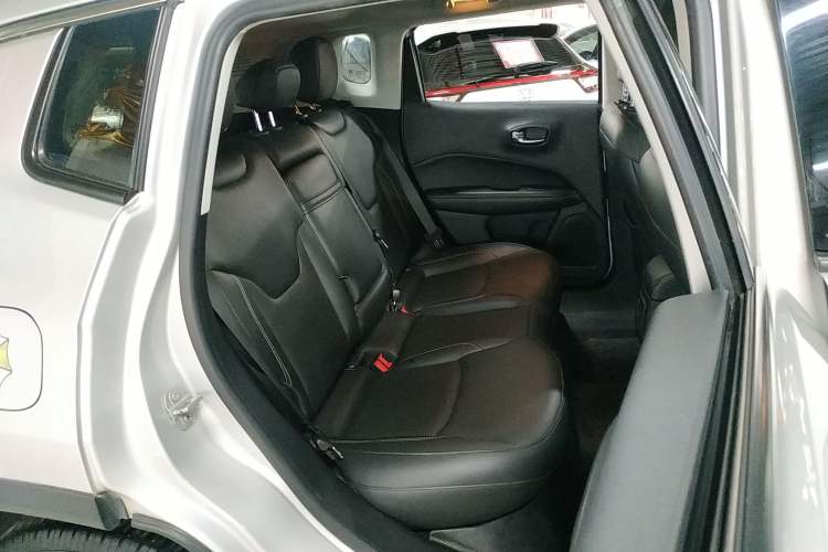 Used Jeep Compass 2017 200T Automatic Family Edition
