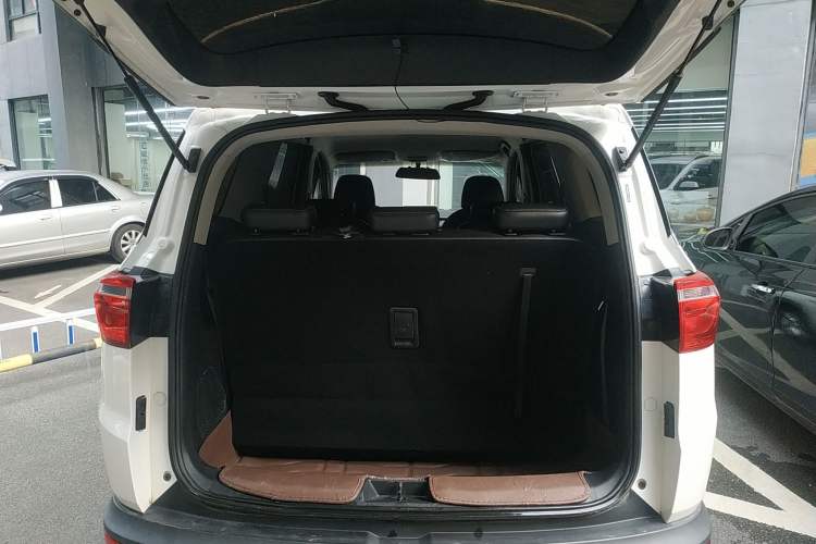 Used Wuling Hongguang S3 2018 1.5T Manual Comfort Model China V Standard
