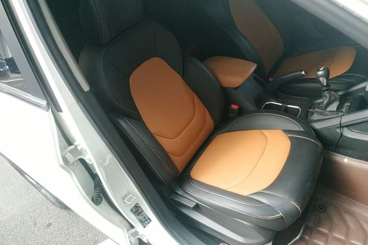 Used Wuling Hongguang S3 2018 1.5T Manual Comfort Model China V Standard
