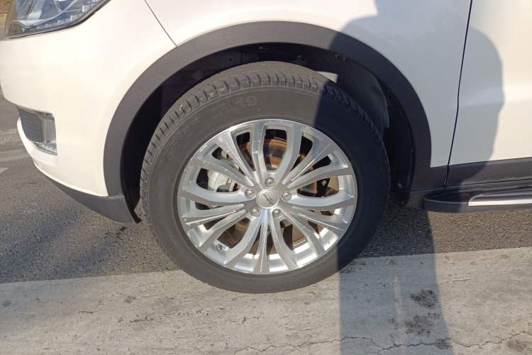 Used Land X7 2016 2.0T Panoramic Prestige Edition
