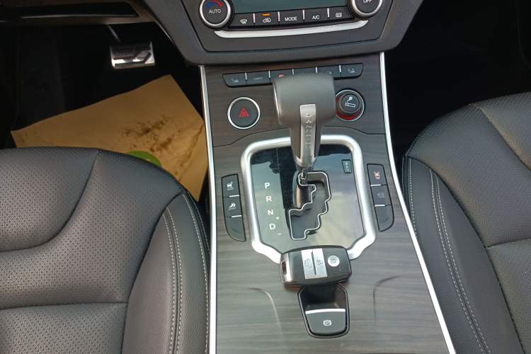 Used Land X7 2016 2.0T Panoramic Prestige Edition
