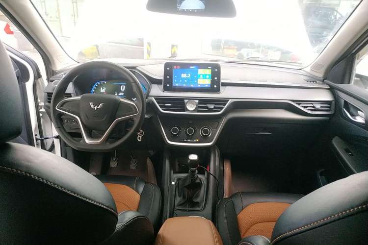 Used Wuling Hongguang S3 2018 1.5T Manual Comfort Model China V Standard
