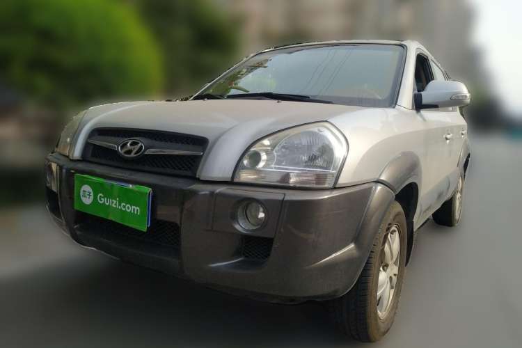 Used Hyundai Tucson 2009 2.0L Automatic Two-Wheel Drive with Sunroof