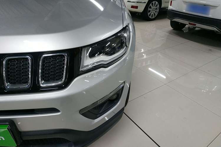 Used Jeep Compass 2017 200T Automatic Family Edition

