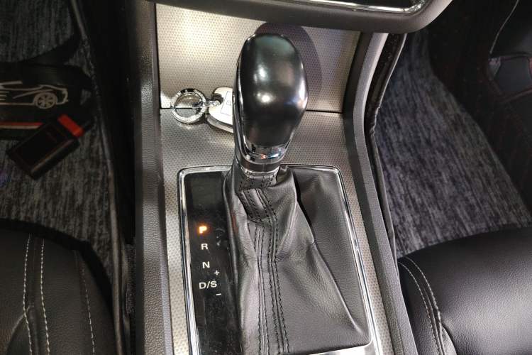 Used Roewe i6 2017 20T Automatic Internet Smart Edition
