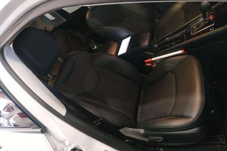 Used Jeep Compass 2021 220T Automatic Leading Edition