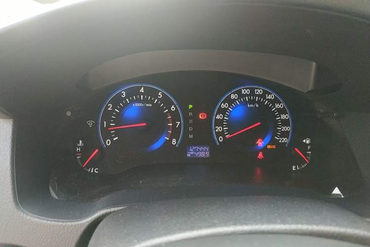 Used Mazda 8 2015 2.5L Ultimate Edition Odometer Close Up