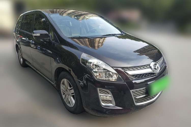 Used Mazda 8 2015 2.5L Ultimate Edition Front Right 45 Deg