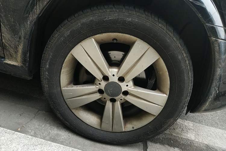 Used Mercedes-Benz Viano 2010 2.5L Prestige Edition Right Front Wheel Hub